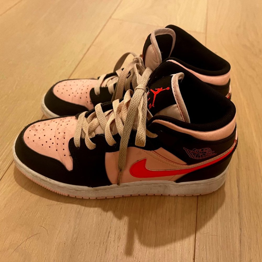 AIR JORDAN 1 MID GS 'BLACK PINK CRIMSON' – SIZE US 4 Y